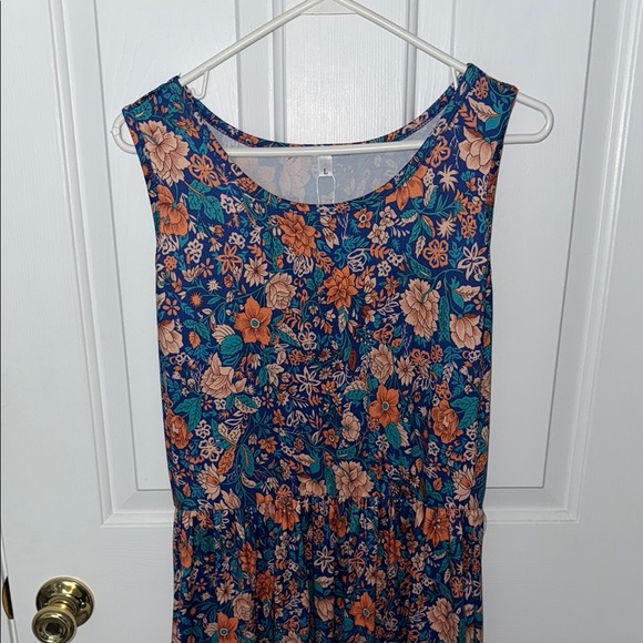 Chic Floral Sleeveless Maxi Dress - Blue, Orange and Red - Picture 2 of 6